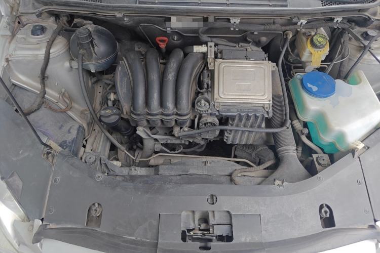 Used Mercedes-Benz B-Class 2009 B 200 Luxury Model Engine Bay