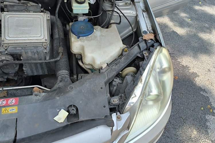 Used Mercedes-Benz B-Class 2009 B 200 Fashion Model Engine Bay Left