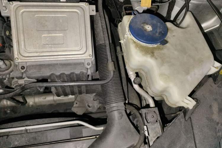 Used Mercedes-Benz B-Class 2009 B 200 Fashion Model Engine Bay Left