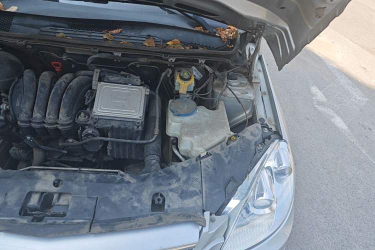 Used Mercedes-Benz B-Class 2009 B 200 Sport Edition Engine Bay Left