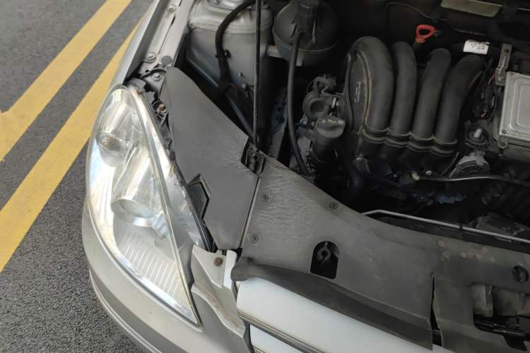 Used Mercedes-Benz B-Class 2009 B 200 Luxury Model Engine Bay Right