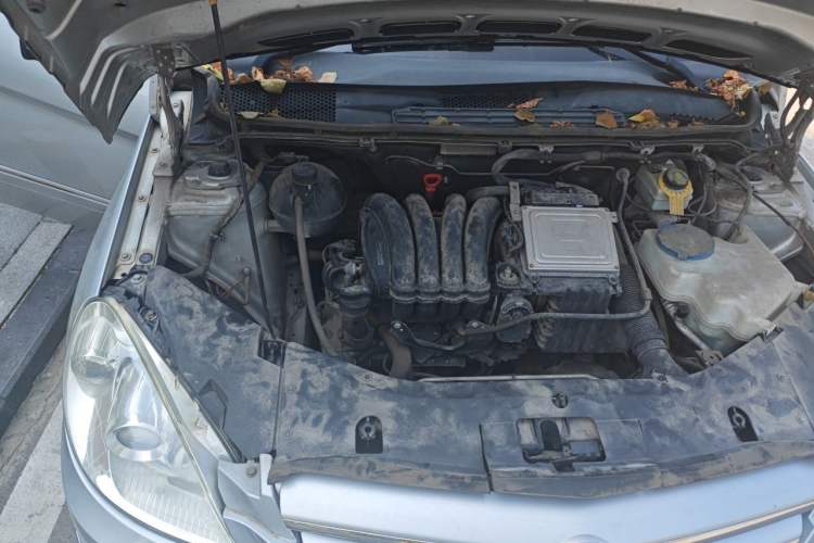 Used Mercedes-Benz B-Class 2009 B 200 Sport Edition Engine Bay Right