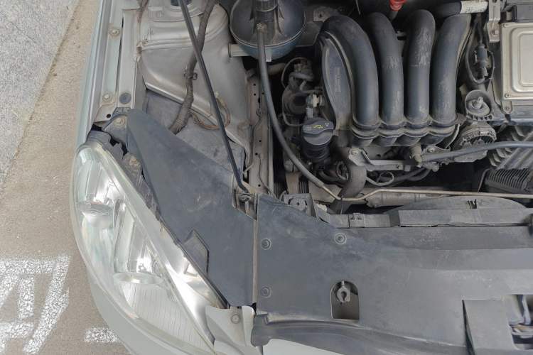 Used Mercedes-Benz B-Class 2009 B 200 Luxury Model Engine Bay Right