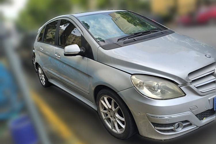 Used Mercedes-Benz B-Class 2009 B 200 Fashion Model Front Right 45 Deg