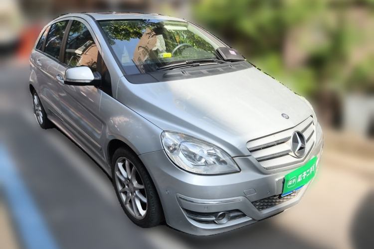 Used Mercedes-Benz B-Class 2009 B 200 Fashion Model Front Right 45 Deg