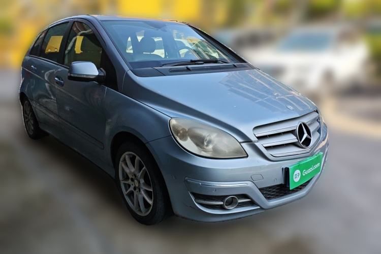 Used Mercedes-Benz B-Class 2009 B 200 Fashion Model Front Right 45 Deg