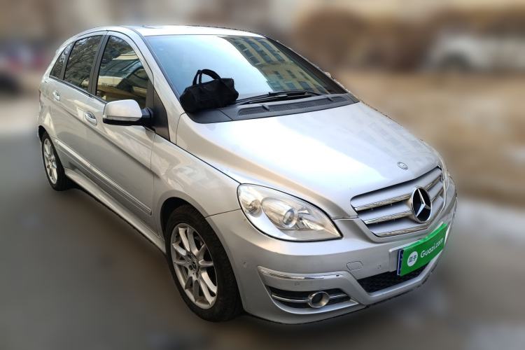 Used Mercedes-Benz B-Class 2009 B 200 Fashion Model Front Right 45 Deg