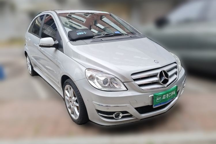 Used Mercedes-Benz B-Class 2009 B 200 Fashion Model Front Right 45 Deg