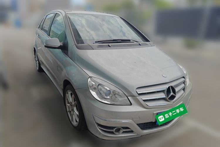 Used Mercedes-Benz B-Class 2009 B 200 Luxury Model Front Right 45 Deg