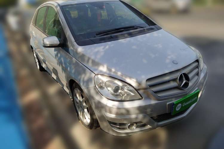 Used Mercedes-Benz B-Class 2009 B 200 Fashion Model Front Right 45 Deg
