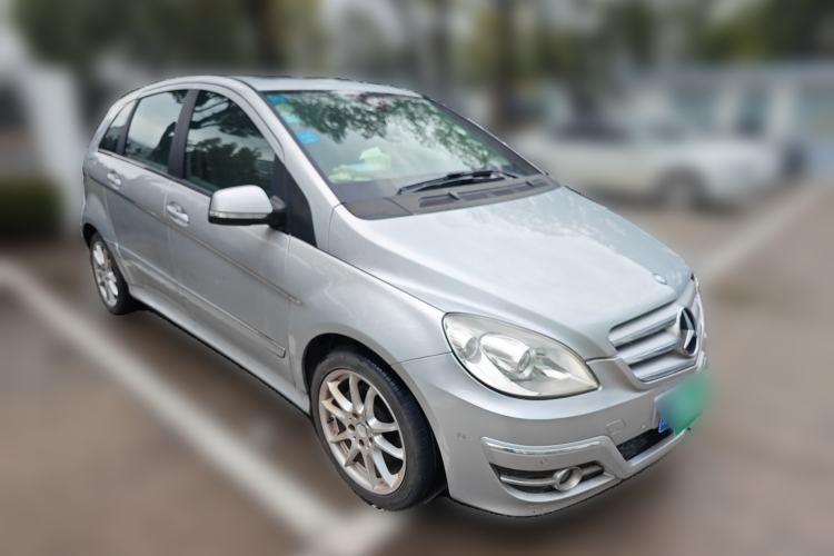Used Mercedes-Benz B-Class 2009 B 200 Fashion Model Front Right 45 Deg