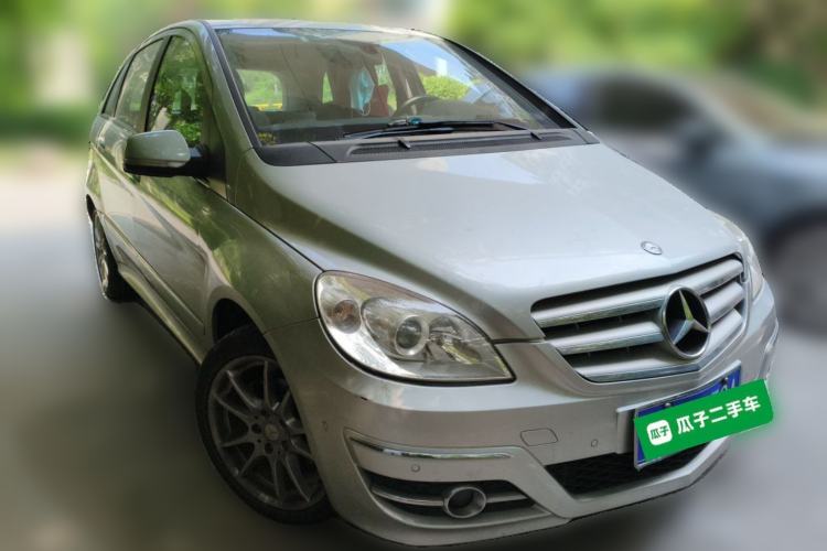 Used Mercedes-Benz B-Class 2009 B 200 Fashion Model Front Right 45 Deg