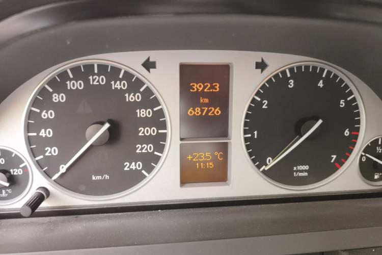 Used Mercedes-Benz B-Class 2009 B 200 Fashion Model Instrument Cluster
