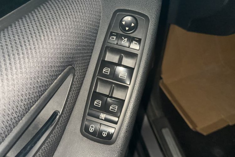 Used Mercedes-Benz B-Class 2009 B 200 Fashion Model Interior 6