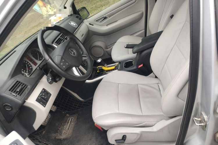 Used Mercedes-Benz B-Class 2009 B 200 Fashion Model Left Front Seat