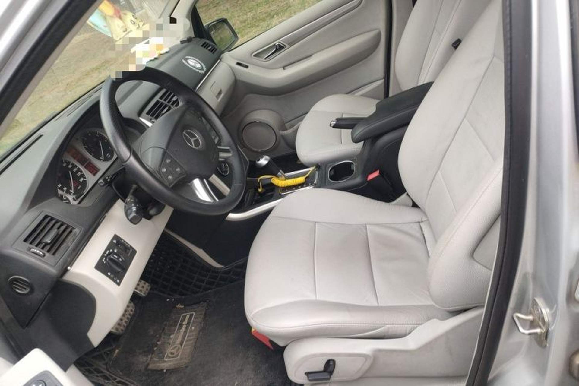 Used Mercedes-Benz B-Class 2009 B 200 Fashion Model Left Front Seat