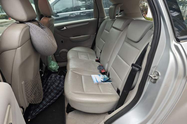 Used Mercedes-Benz B-Class 2009 B 200 Fashion Model Left Rear Seat