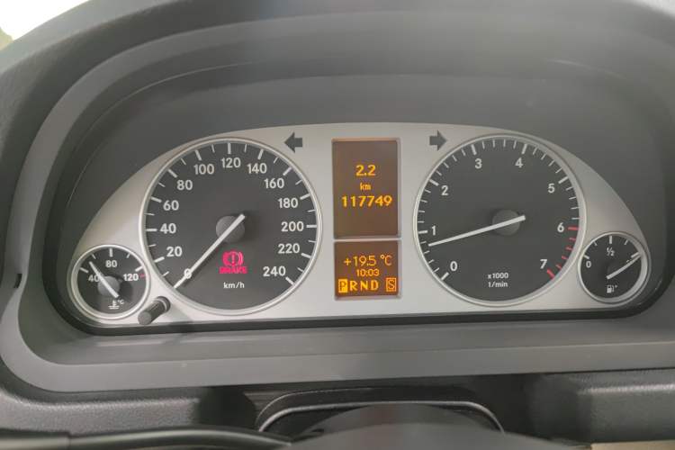 Used Mercedes-Benz B-Class 2009 B 200 Luxury Model Odometer Close Up