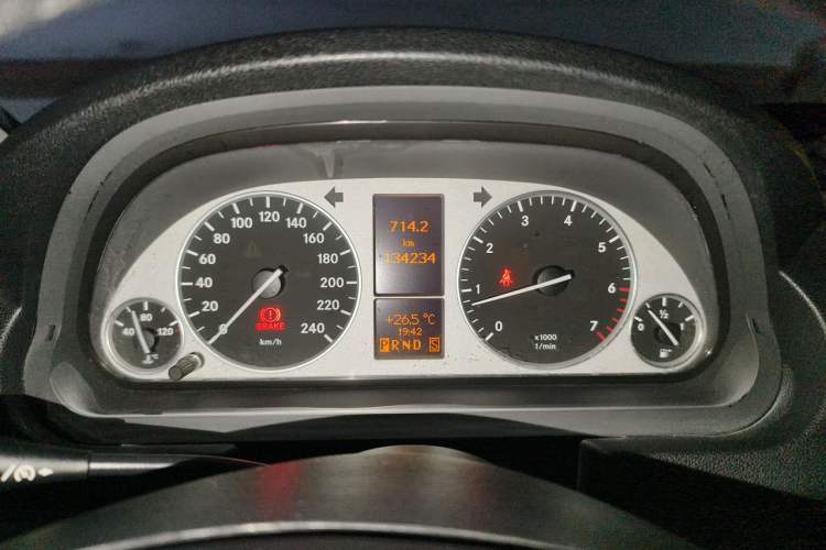 Used Mercedes-Benz B-Class 2009 B 200 Fashion Model Odometer Close Up