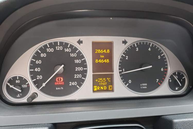 Used Mercedes-Benz B-Class 2009 B 200 Fashion Model Odometer Close Up