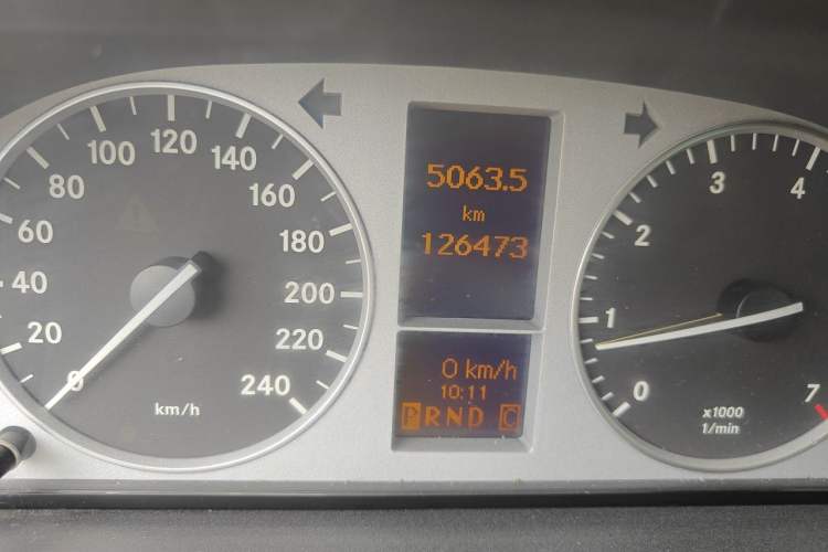Used Mercedes-Benz B-Class 2009 B 200 Luxury Model Odometer Close Up