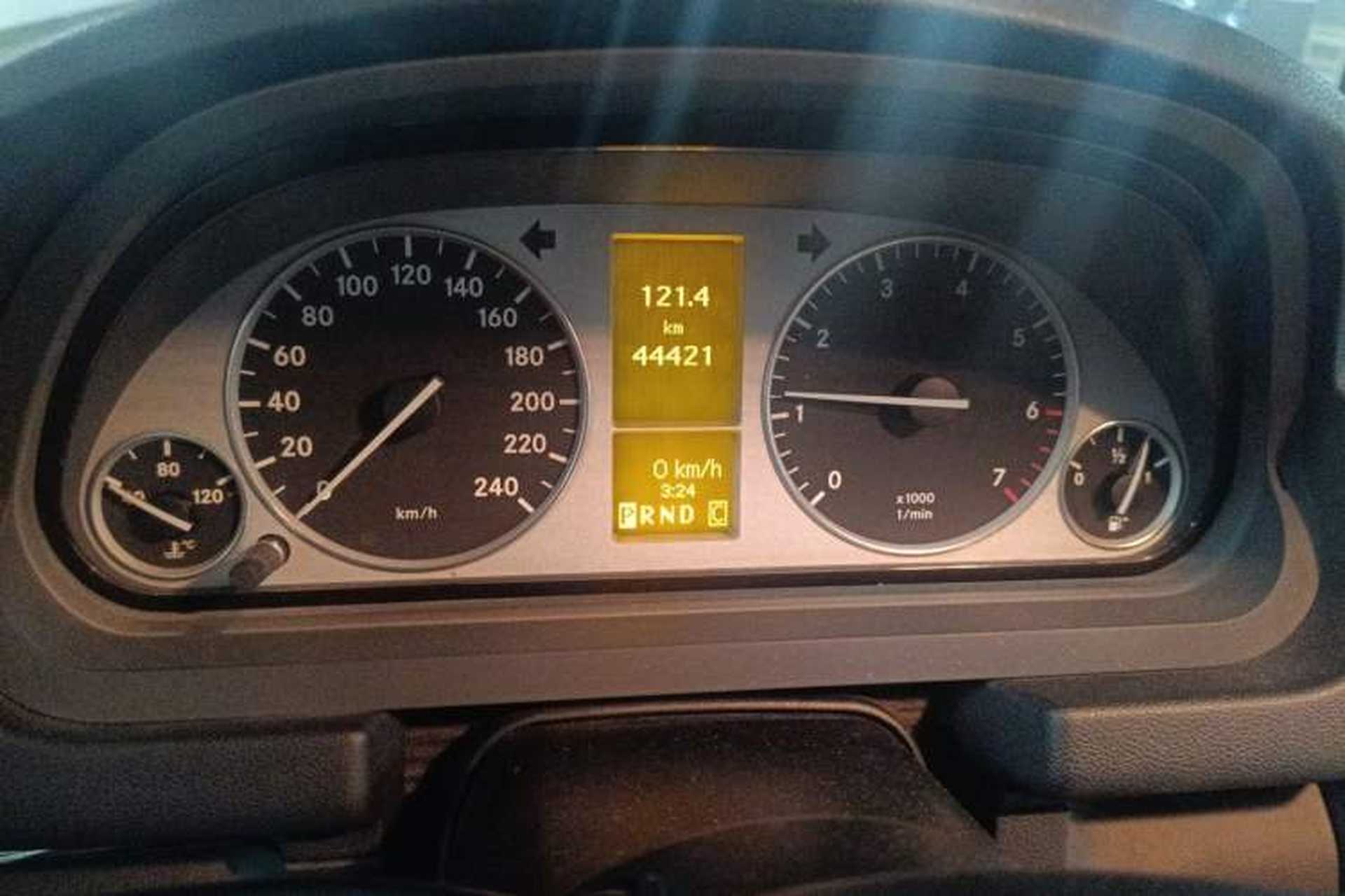 Used Mercedes-Benz B-Class 2009 B 200 Fashion Model Odometer Close Up