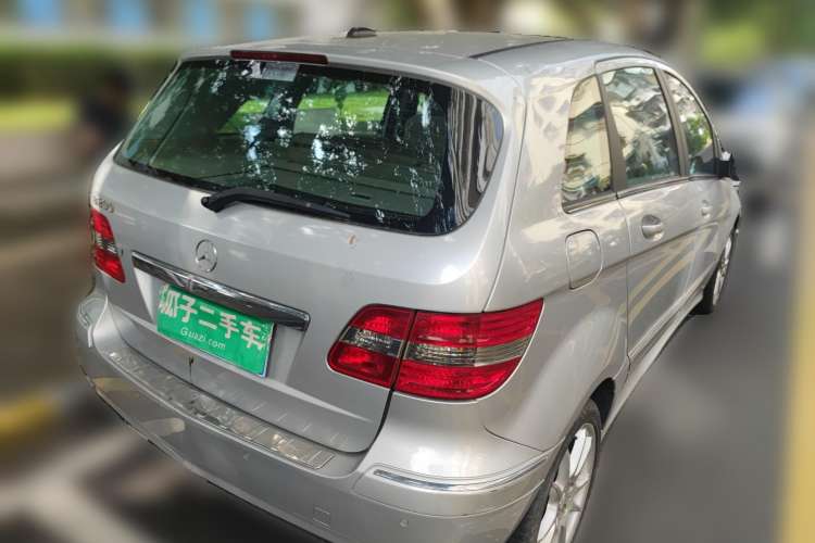 Used Mercedes-Benz B-Class 2009 B 200 Luxury Model Rear Right 45 Deg