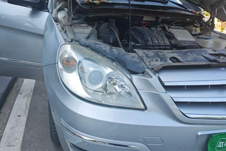 Used Mercedes-Benz B-Class 2009 B 200 Sport Edition Right Front Headlight
