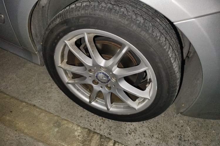 Used Mercedes-Benz B-Class 2009 B 200 Fashion Model Right Front Wheel Hub