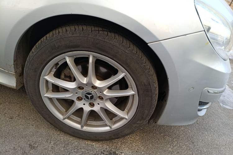 Used Mercedes-Benz B-Class 2009 B 200 Fashion Model Right Front Wheel Hub