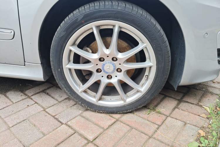 Used Mercedes-Benz B-Class 2009 B 200 Fashion Model Right Front Wheel Hub