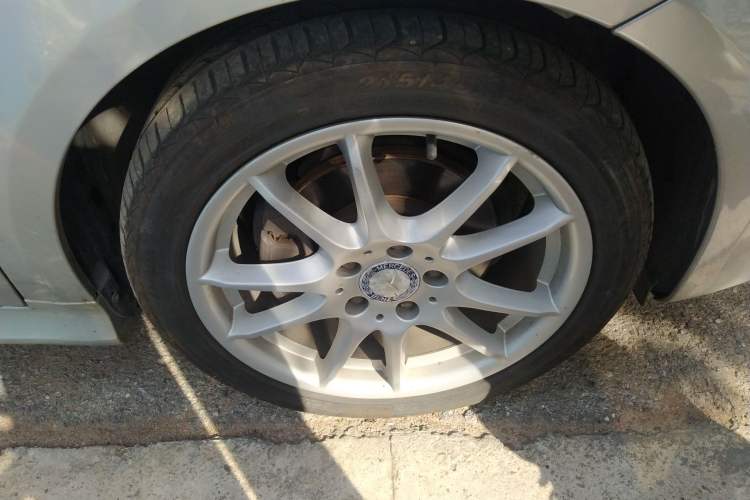 Used Mercedes-Benz B-Class 2009 B 200 Fashion Model Right Front Wheel Hub