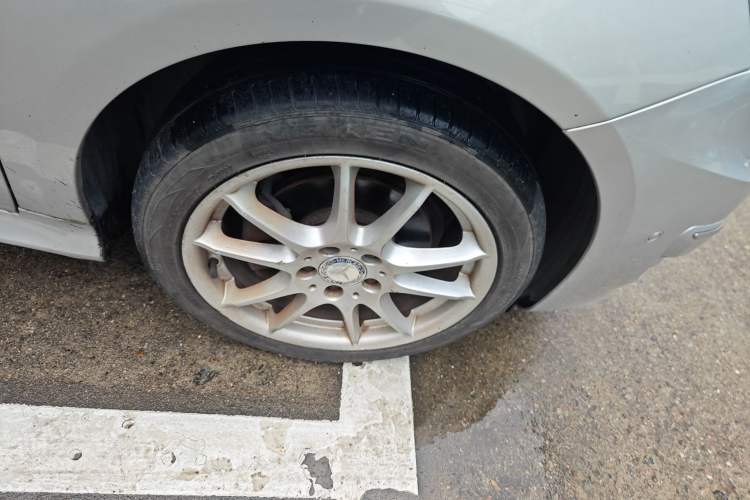 Used Mercedes-Benz B-Class 2009 B 200 Fashion Model Right Front Wheel Hub