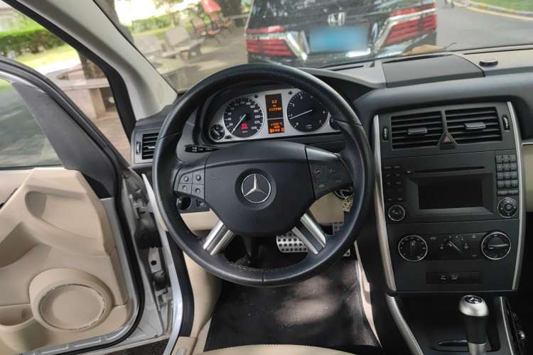 Used Mercedes-Benz B-Class 2009 B 200 Luxury Model Steering Wheel