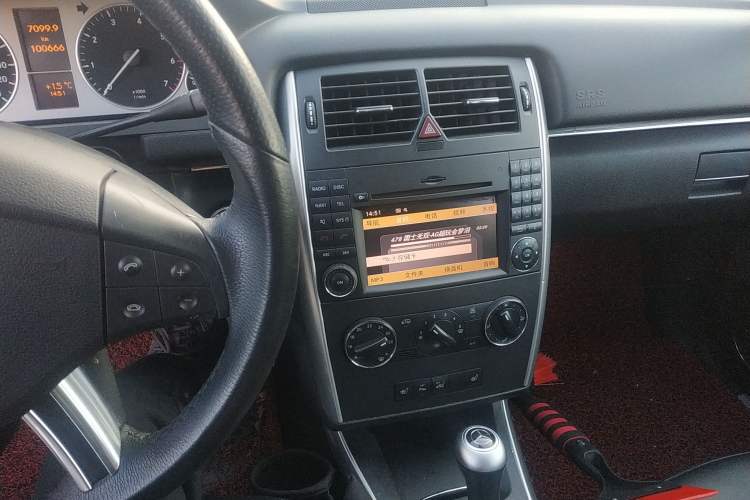 Used Mercedes-Benz B-Class 2009 B 200 Luxury Model Audio And AC Panel
