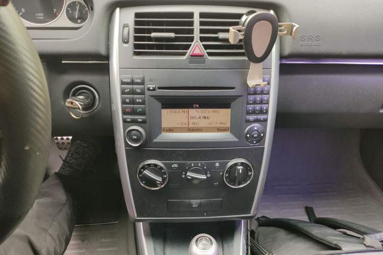 Used Mercedes-Benz B-Class 2009 B 200 Sport Edition Audio And AC Panel