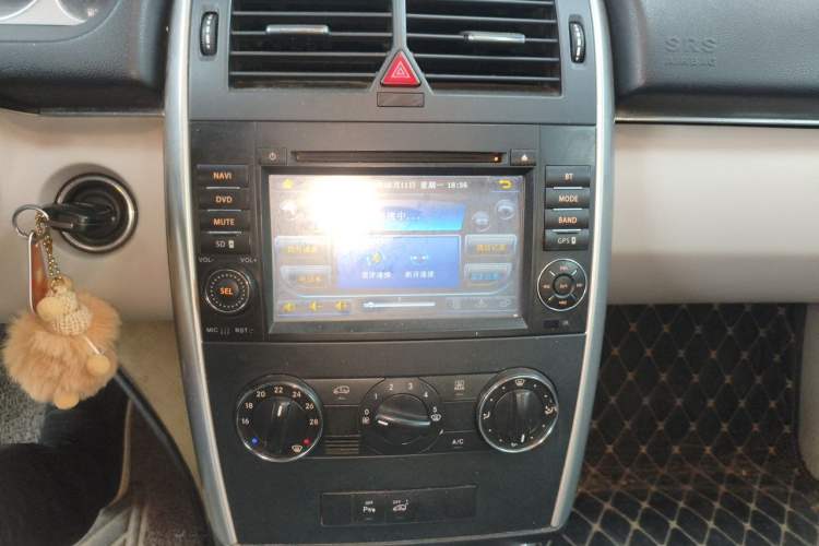 Used Mercedes-Benz B-Class 2009 B 200 Luxury Model Audio And AC Panel
