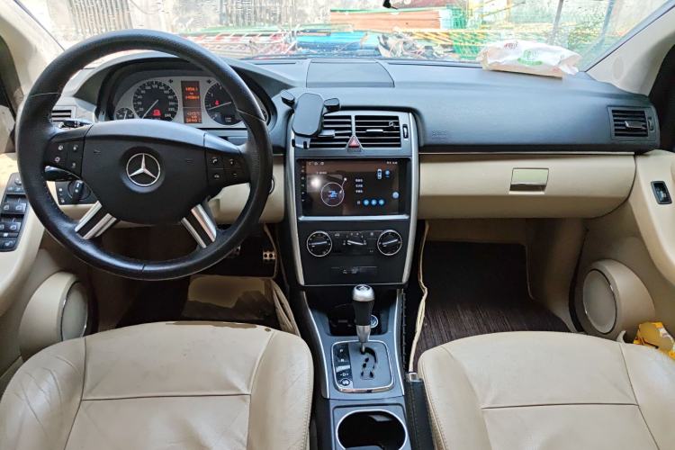 Used Mercedes-Benz B-Class 2009 B 200 Fashion Model Center Console