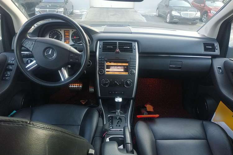 Used Mercedes-Benz B-Class 2009 B 200 Luxury Model Center Console