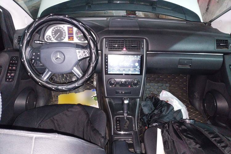 Used Mercedes-Benz B-Class 2009 B 200 Fashion Model Center Console