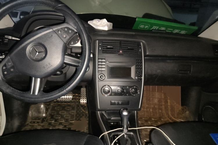 Used Mercedes-Benz B-Class 2009 B 200 Fashion Model Center Console
