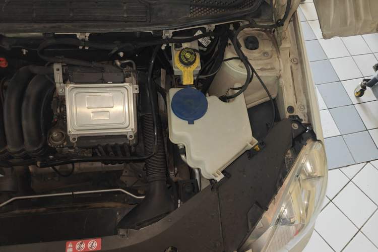 Used Mercedes-Benz B-Class 2009 B 200 Fashion Model Engine Bay Left