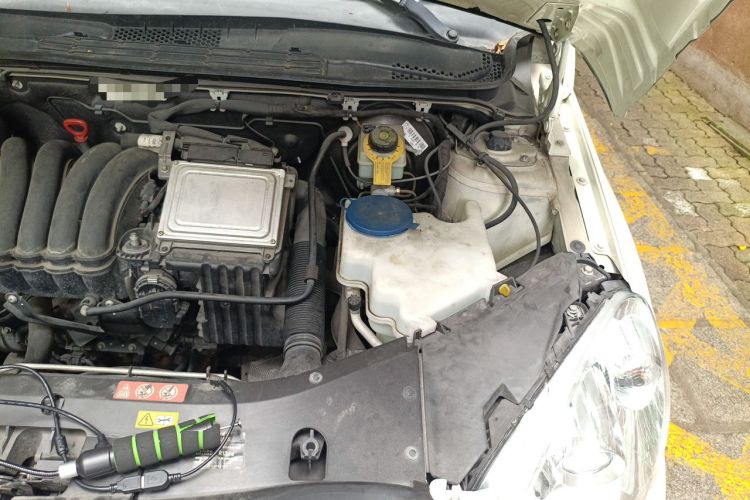 Used Mercedes-Benz B-Class 2009 B 200 Fashion Model Engine Bay Left