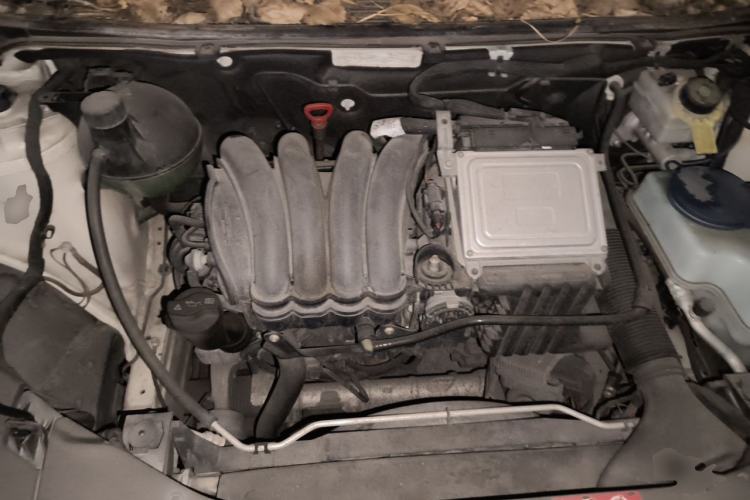 Used Mercedes-Benz B-Class 2009 B 200 Fashion Model Engine Bay