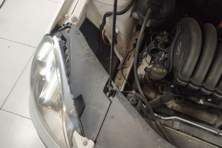 Used Mercedes-Benz B-Class 2009 B 200 Luxury Model Engine Bay Right