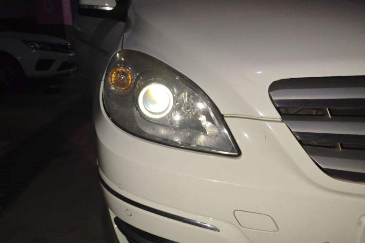 Used Mercedes-Benz B-Class 2009 B 200 Luxury Model Exterior 6