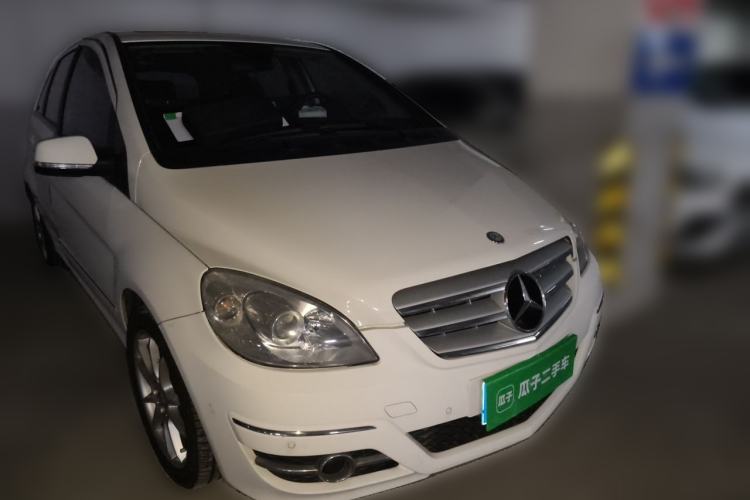 Used Mercedes-Benz B-Class 2009 B 200 Fashion Model Front Right 45 Deg