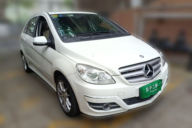 Used Mercedes-Benz B-Class 2009 B 200 Fashion Model Front Right 45 Deg