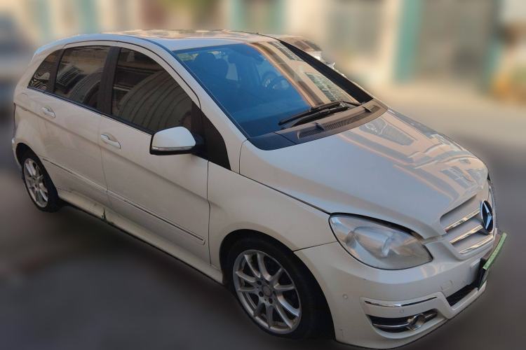 Used Mercedes-Benz B-Class 2009 B 200 Fashion Model Front Right 45 Deg