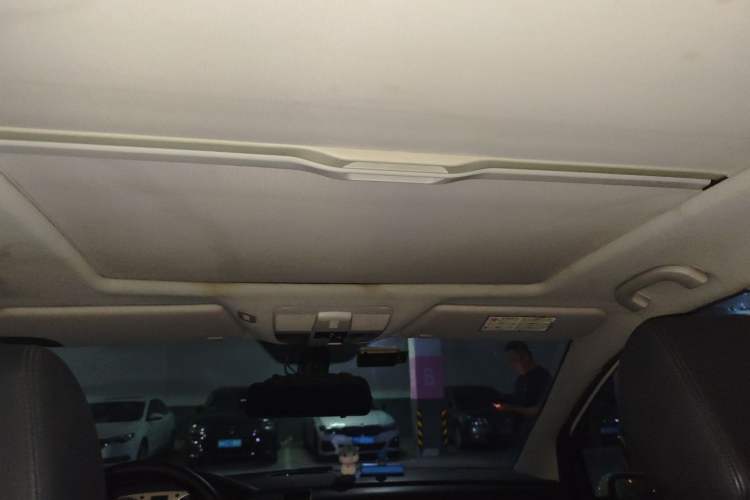 Used Mercedes-Benz B-Class 2009 B 200 Luxury Model Headliner